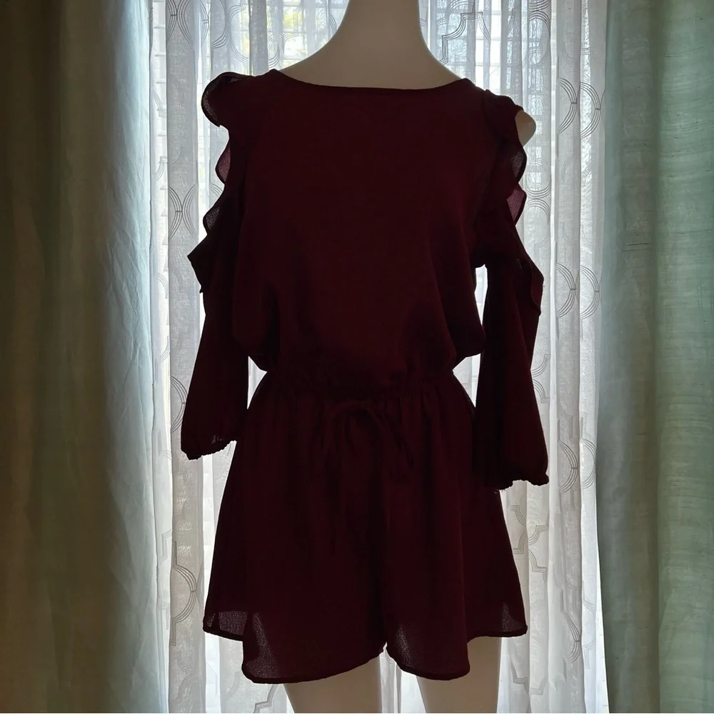 BEBOP Maroon Cold Shoulder Ruffles XS Elastic Waist Short Romper Crape Buttons